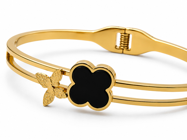 The-Midnight-Clover-Bracelet (4)