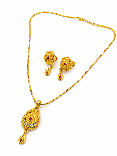 Gold-Tone Floral Pendant Necklace & Earrings Set2