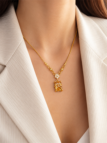 Necklaces & Pendants